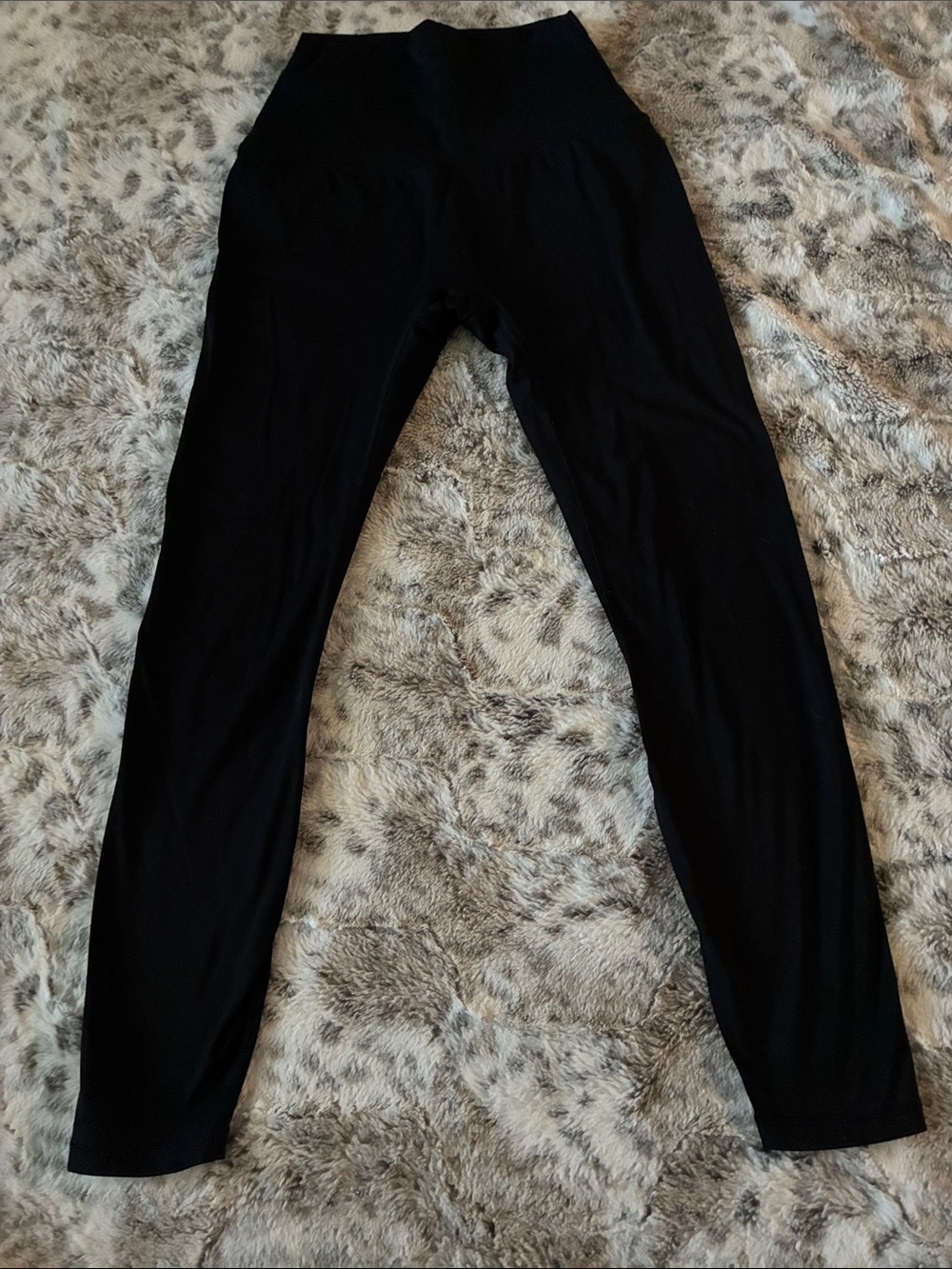 Lululemon Girls Black High-Waist Leggings don’t know size look at pictures